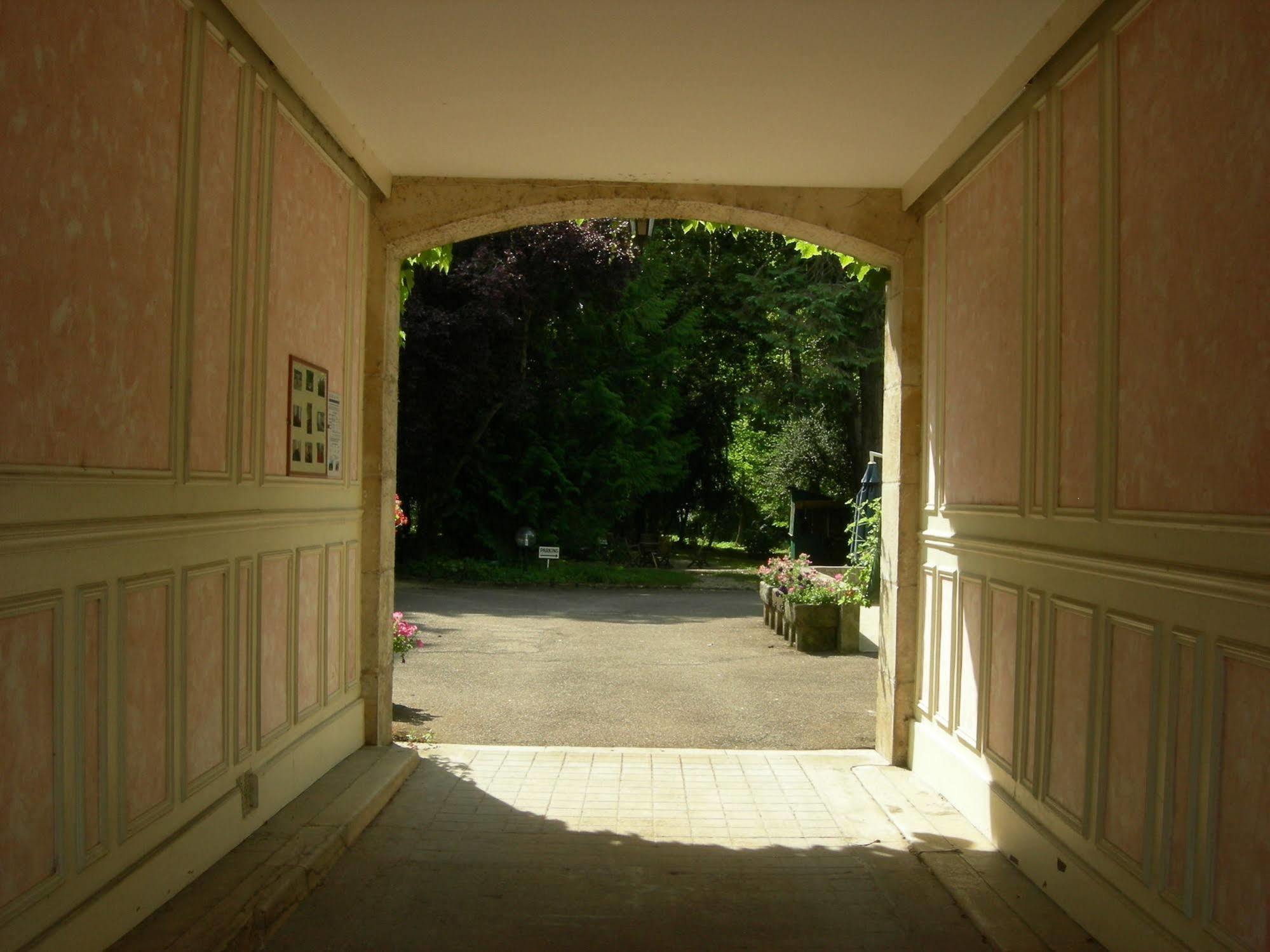 Cit'Hotel Avallon Vauban Dış mekan fotoğraf